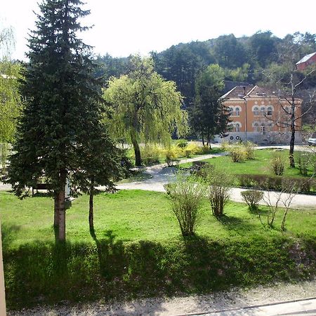 Apartments Bokan Cetinje Bilik gambar