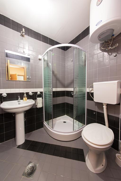 Apartments Bokan Cetinje Bilik gambar