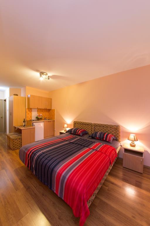 Apartments Bokan Cetinje Bilik gambar