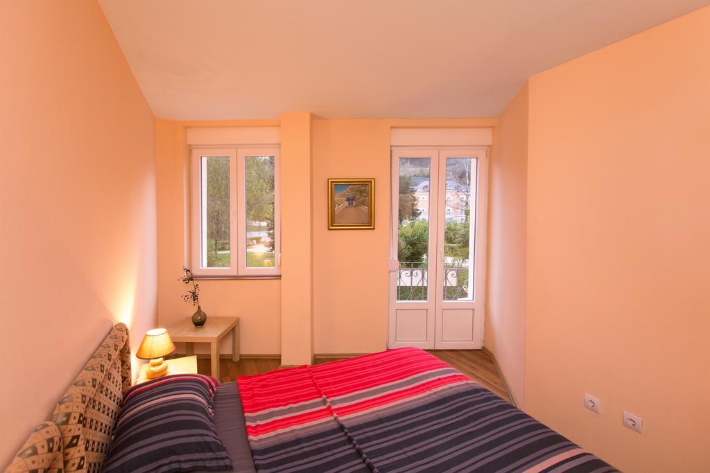 Apartments Bokan Cetinje Bilik gambar