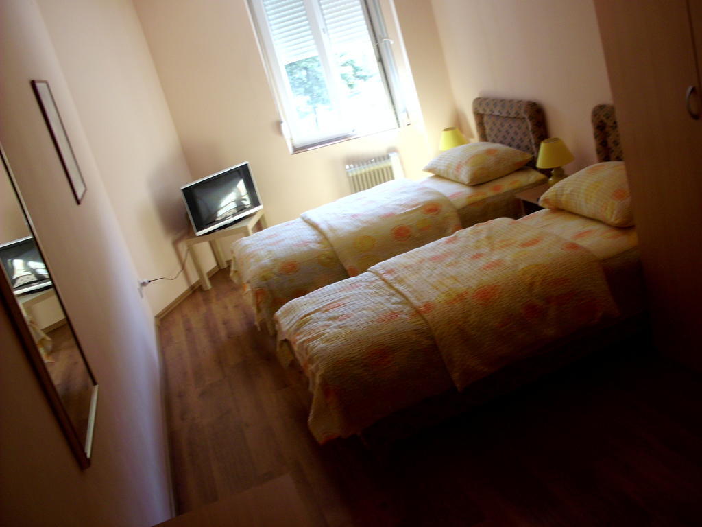 Apartments Bokan Cetinje Bilik gambar